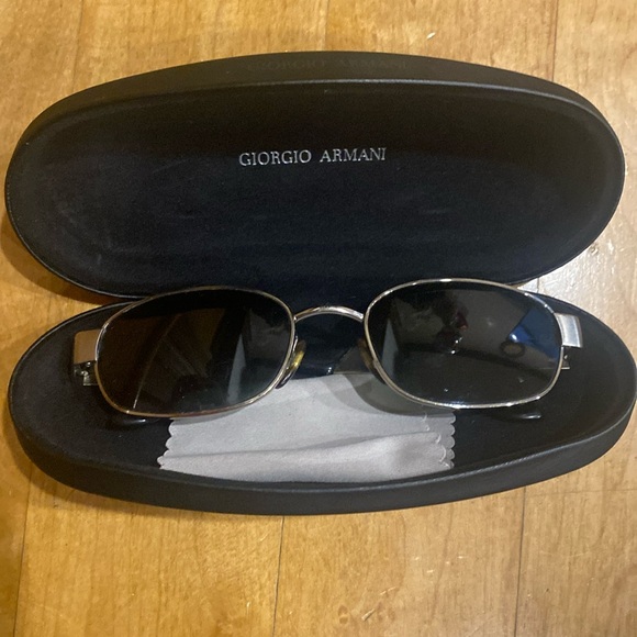 Giorgio Armani men’s vintage sunglasses - Picture 12 of 16